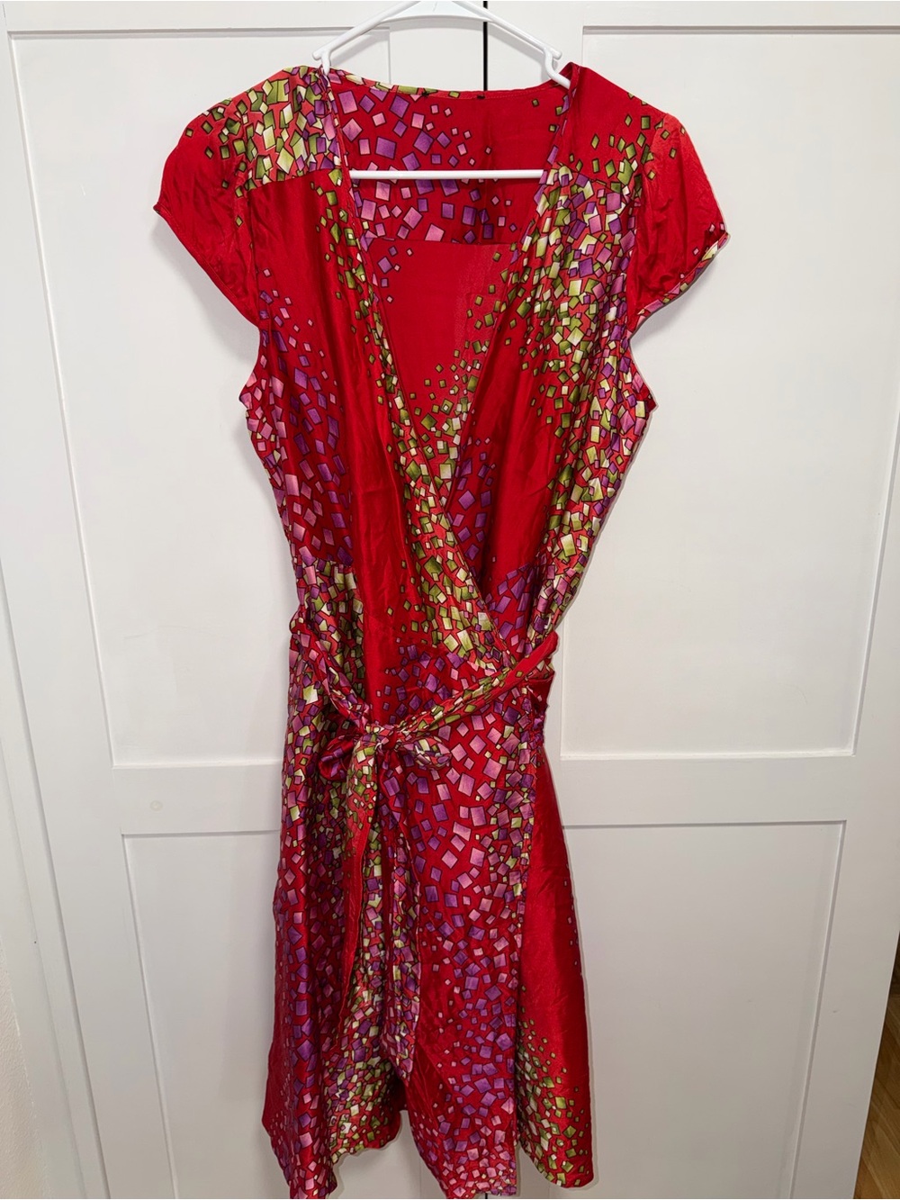 100% silk Red Patterned Wrap Dress - Women's Stylish Summer Dress. Size- M.